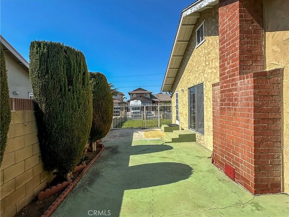 1702 E Bach Street, Carson CA 90745