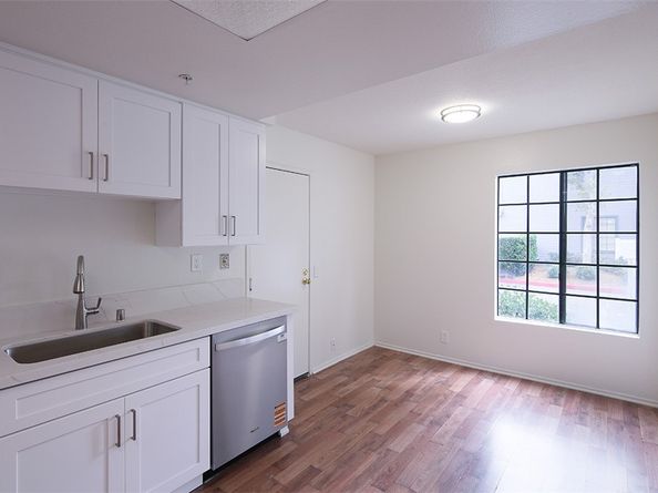 302 Monroe Court, Azusa CA 91702