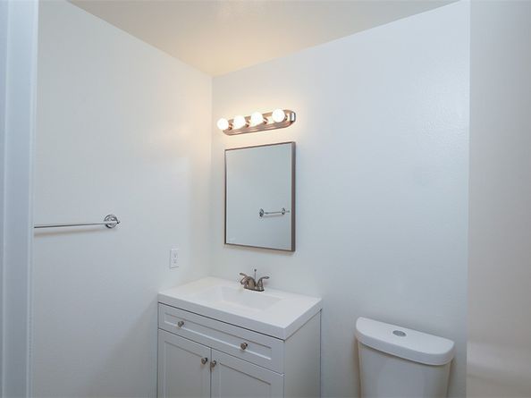 302 Monroe Court, Azusa CA 91702