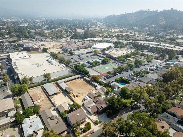 700 S Mariposa Street, Burbank CA 91506