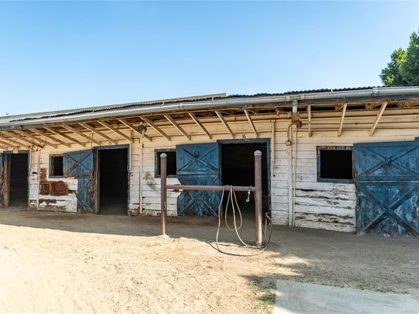 700 S Mariposa Street, Burbank CA 91506