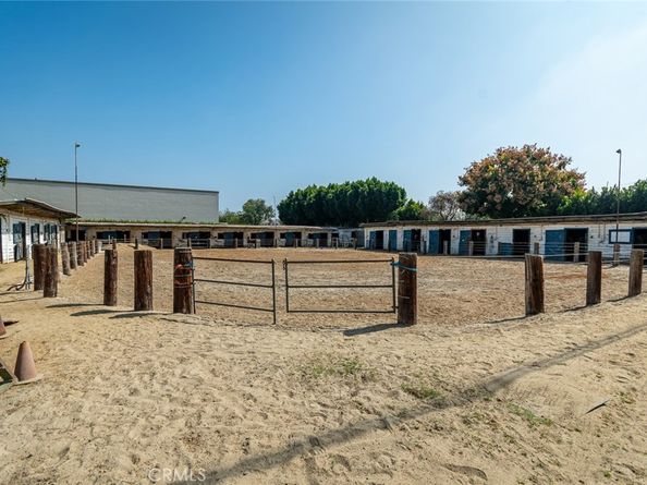 700 S Mariposa Street, Burbank CA 91506