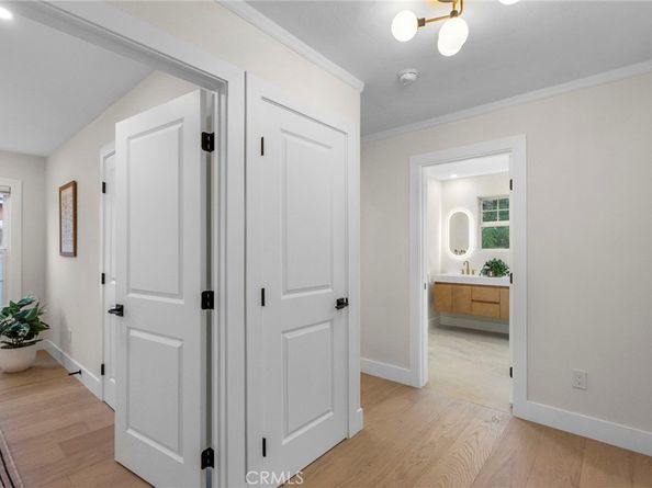 2928 11th, Los Angeles CA 90018