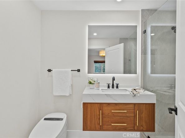 2928 11th, Los Angeles CA 90018