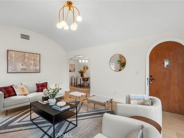 2928 11th, Los Angeles CA 90018