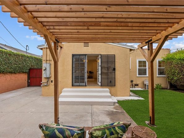 2928 11th, Los Angeles CA 90018