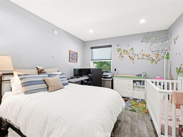 11225 Peach Grove Street 102, North Hollywood CA 91601
