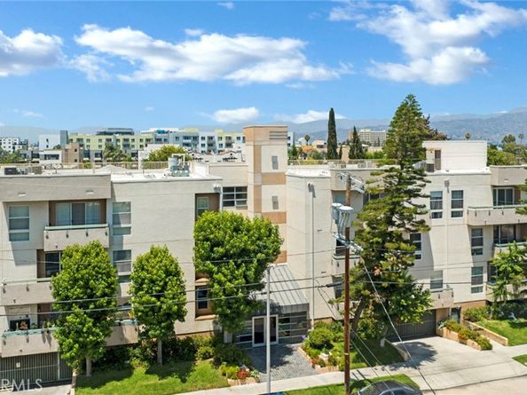 11225 Peach Grove Street 102, North Hollywood CA 91601