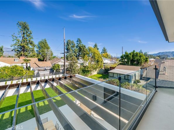 934 N Fairview Street, Burbank CA 91505