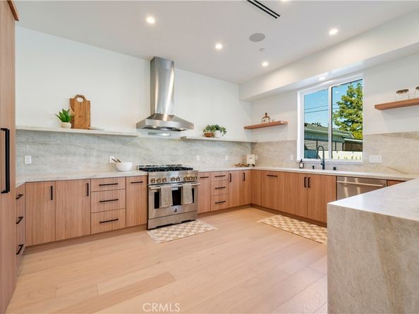 934 N Fairview Street, Burbank CA 91505