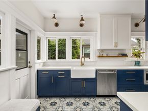 774 Gladys, Long Beach CA 90804