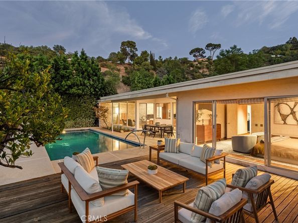 3511 Stonehill Place, Sherman Oaks CA 91423