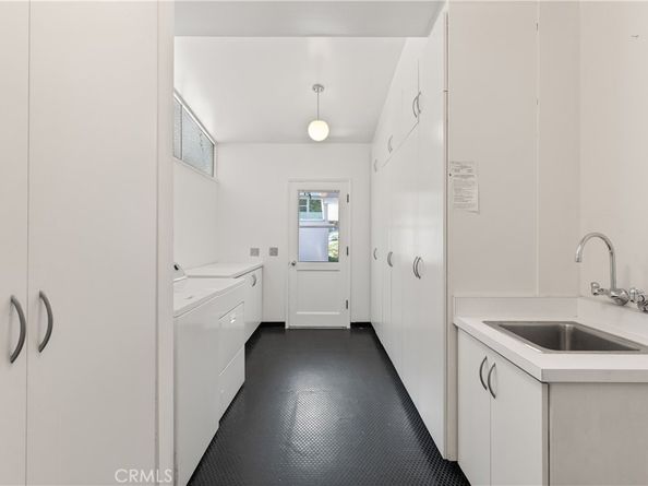 3511 Stonehill Place, Sherman Oaks CA 91423