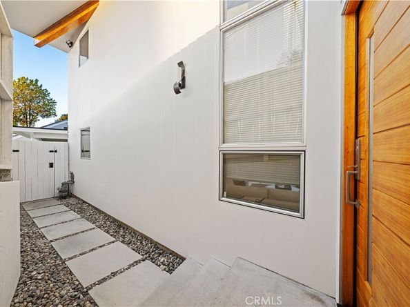 3631 Sunswept Drive, Studio City CA 91604