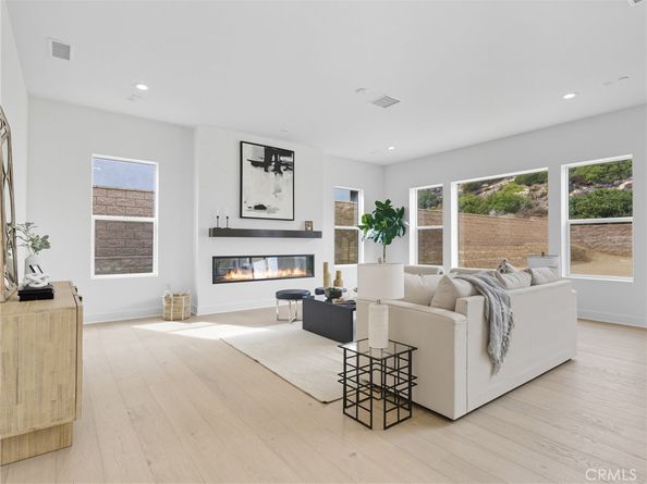 9531 N Andora Avenue, Chatsworth CA 91311