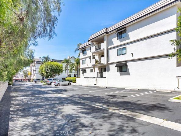 17735 Kinzie Street 112, Northridge CA 91325