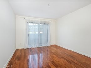 17735 Kinzie Street 112, Northridge CA 91325