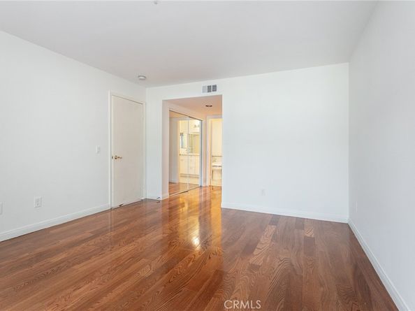 17735 Kinzie Street 112, Northridge CA 91325