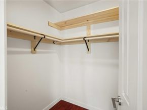 21620 Burbank 22, Woodland Hills CA 91367