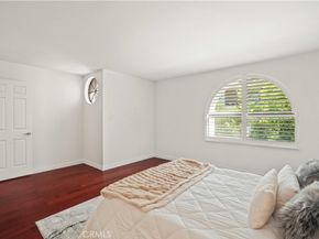 21620 Burbank 22, Woodland Hills CA 91367