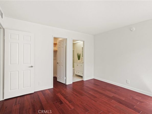 21620 Burbank 22, Woodland Hills CA 91367