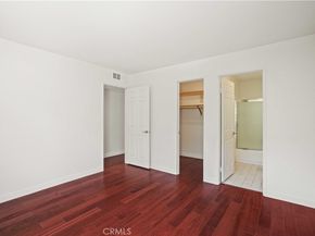 21620 Burbank 22, Woodland Hills CA 91367