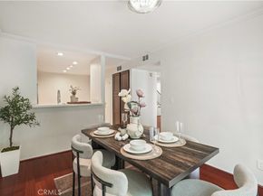 21620 Burbank 22, Woodland Hills CA 91367