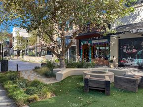 21620 Burbank 22, Woodland Hills CA 91367