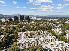 21620 Burbank 22, Woodland Hills CA 91367