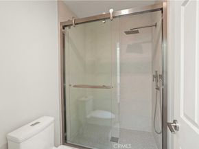 21620 Burbank 22, Woodland Hills CA 91367