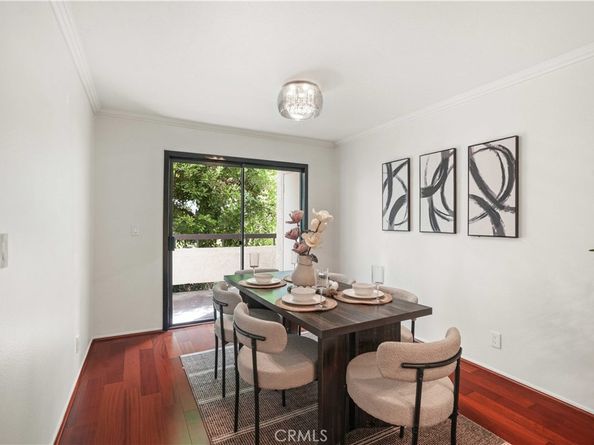 21620 Burbank 22, Woodland Hills CA 91367