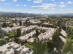 21620 Burbank 22, Woodland Hills CA 91367