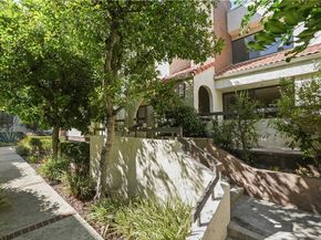 21620 Burbank 22, Woodland Hills CA 91367