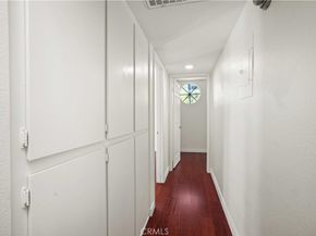 21620 Burbank 22, Woodland Hills CA 91367