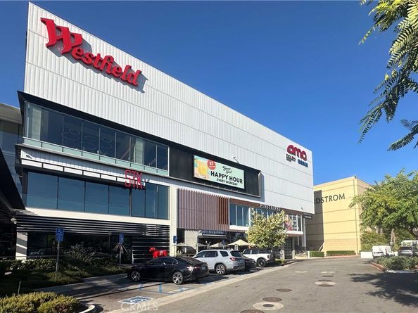 21620 Burbank 22, Woodland Hills CA 91367