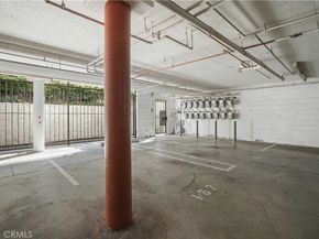 21620 Burbank 22, Woodland Hills CA 91367