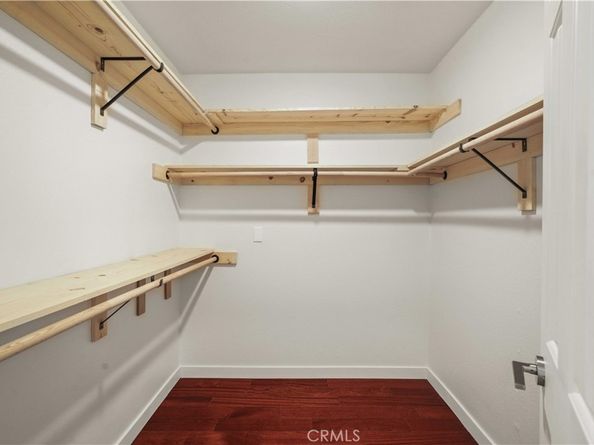 21620 Burbank 22, Woodland Hills CA 91367