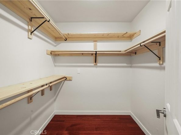 21620 Burbank 22, Woodland Hills CA 91367