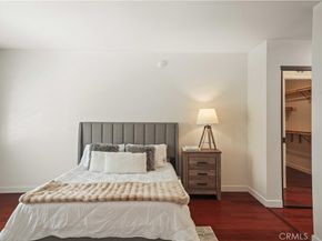 21620 Burbank 22, Woodland Hills CA 91367