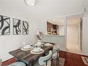 21620 Burbank 22, Woodland Hills CA 91367