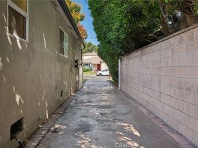 13530 Morrison, Sherman Oaks CA 91423