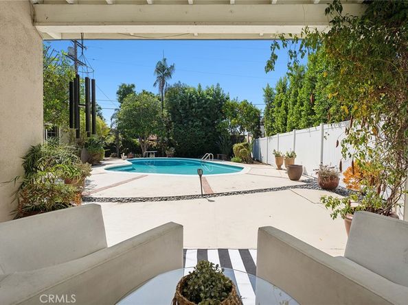 13530 Morrison, Sherman Oaks CA 91423
