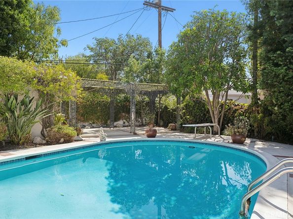 13530 Morrison, Sherman Oaks CA 91423