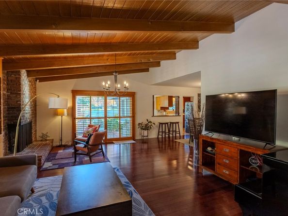 1724 Sombra Drive, Glendale CA 91208