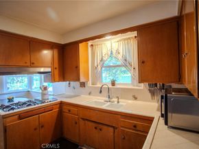 1724 Sombra Drive, Glendale CA 91208