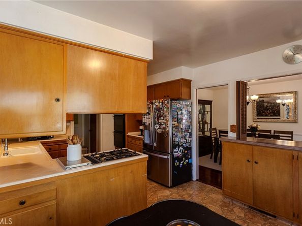 1724 Sombra Drive, Glendale CA 91208