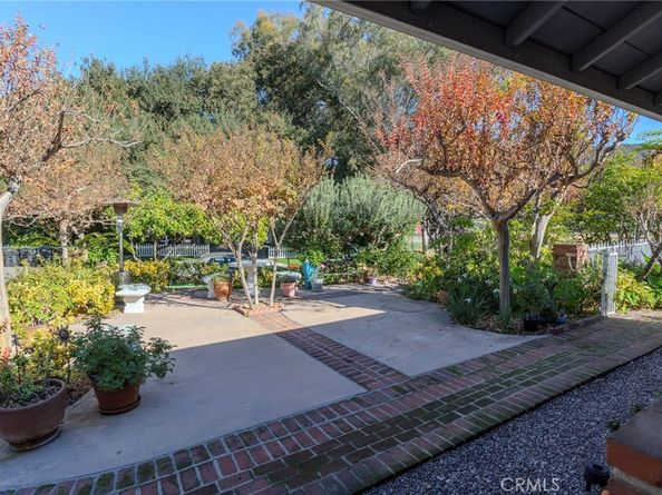 1724 Sombra Drive, Glendale CA 91208