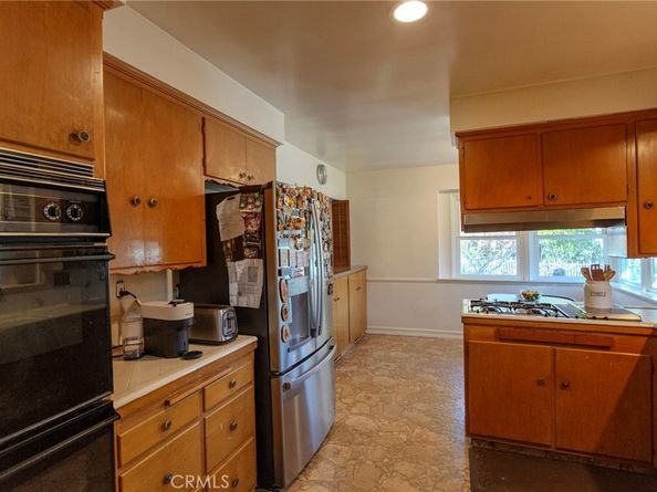 1724 Sombra Drive, Glendale CA 91208