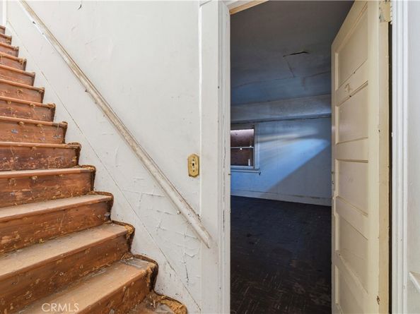 1921 20th, Santa Monica CA 90404