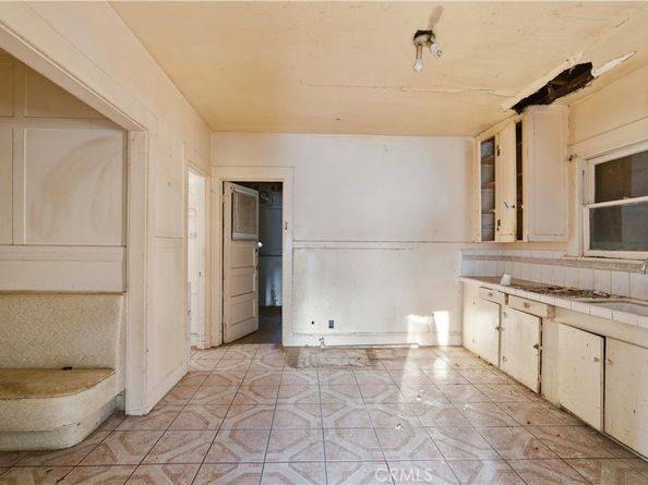 1921 20th, Santa Monica CA 90404